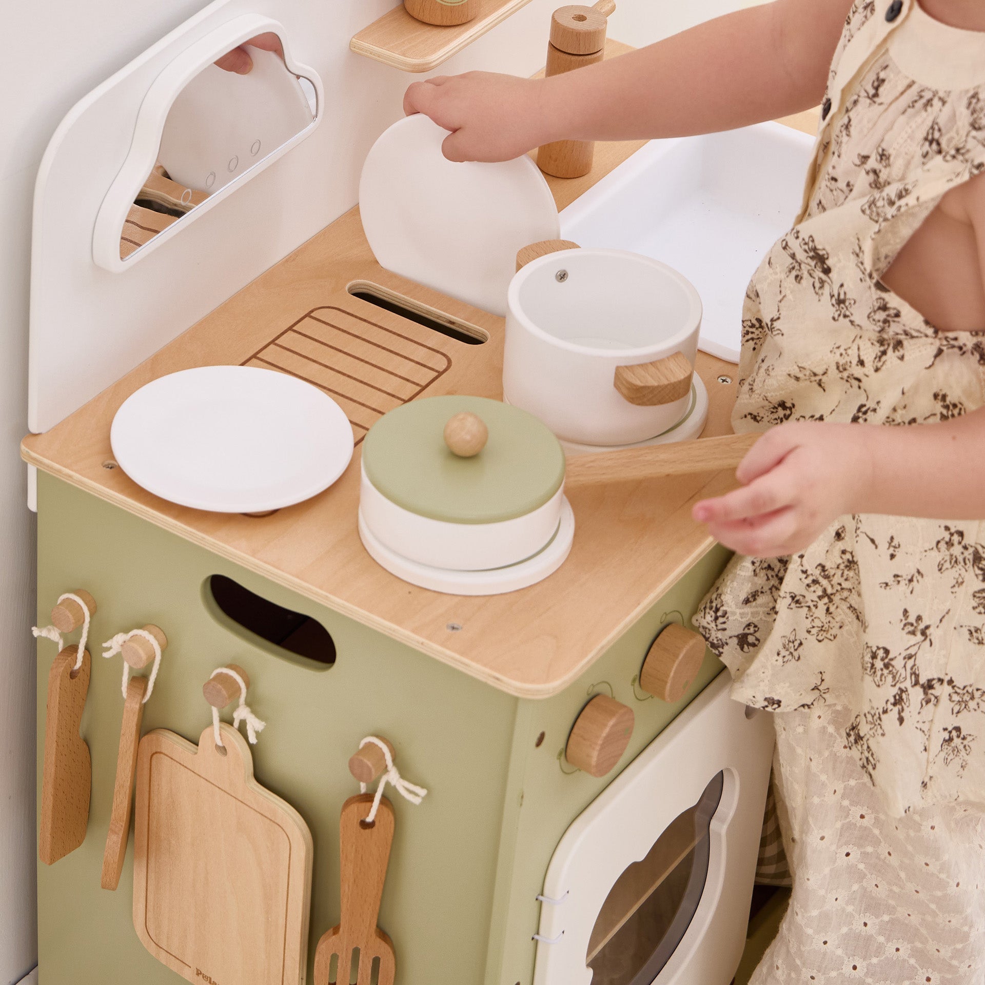 Play Kitchen Set - Haliburtons & Co.