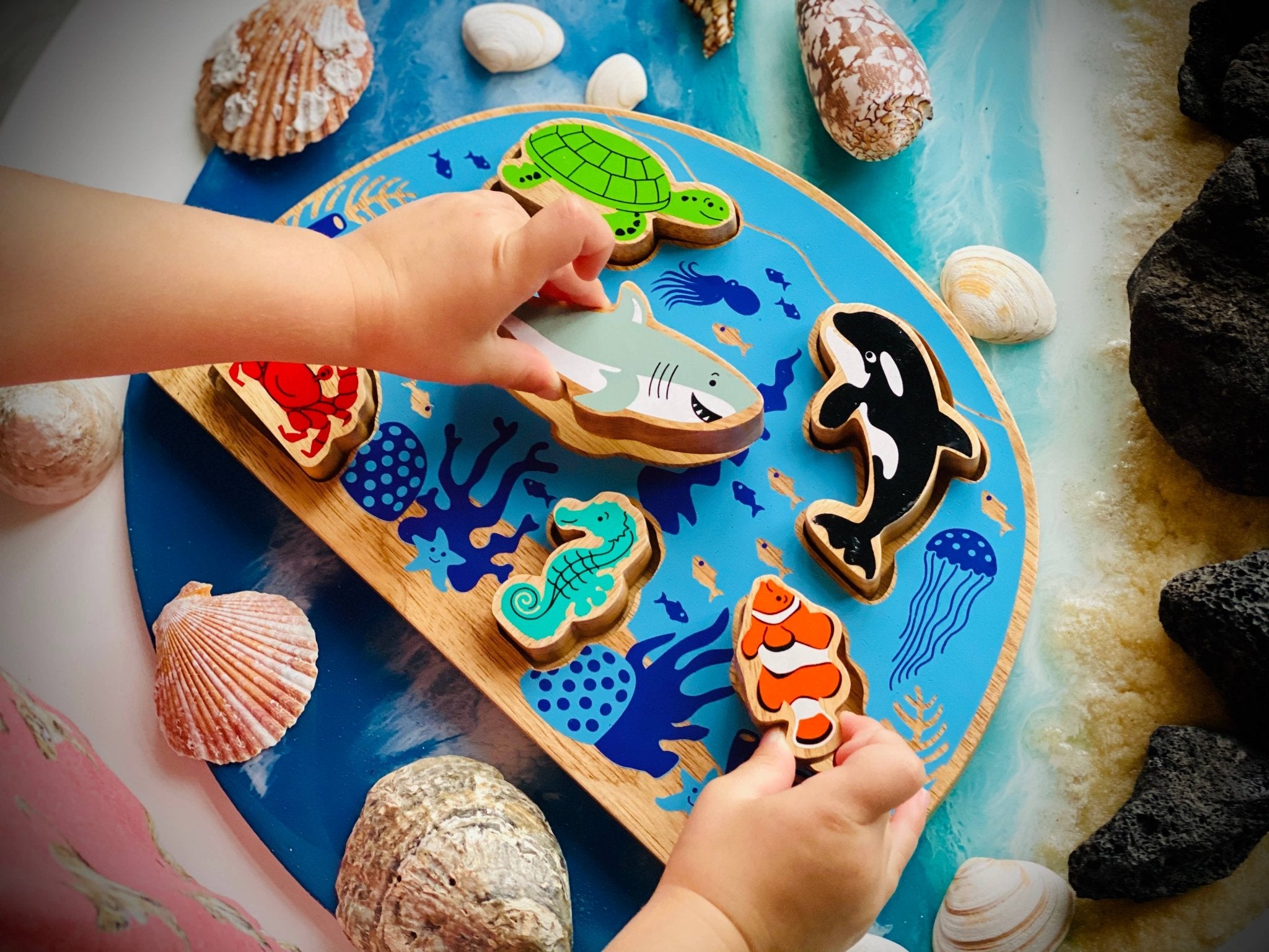 Children's play mat with ocean-themed puzzle